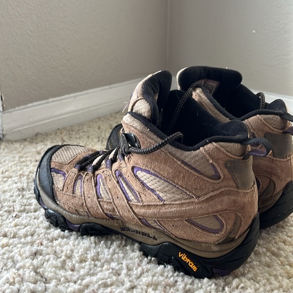 Merrell Hiking Boots - Picture 4 of 8